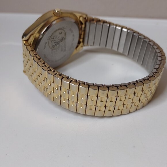 Very Cool 7 Inch Gold Tone McGregor Hunt Club Watch With Black Dial - Picture 7 of 14